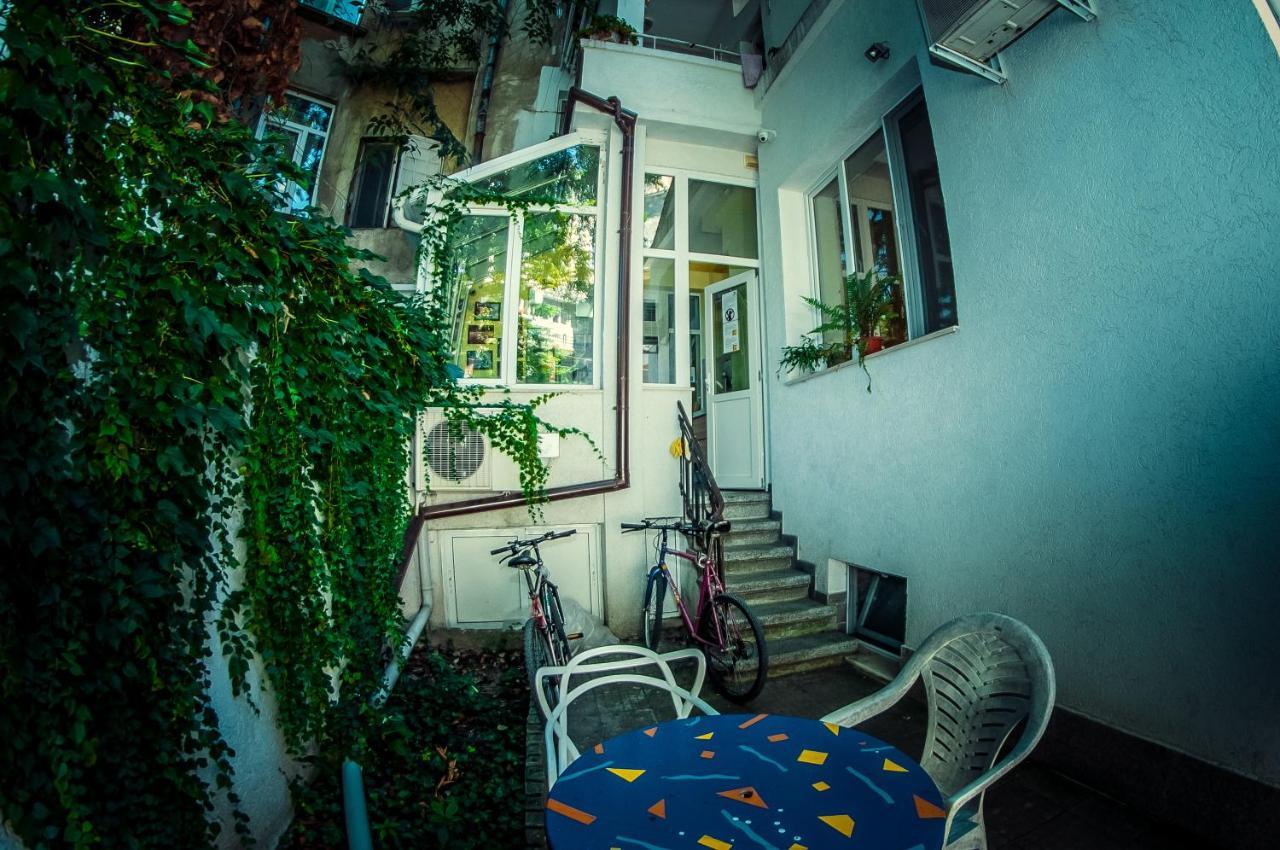 Gagarin House Hostel Varna Exterior photo